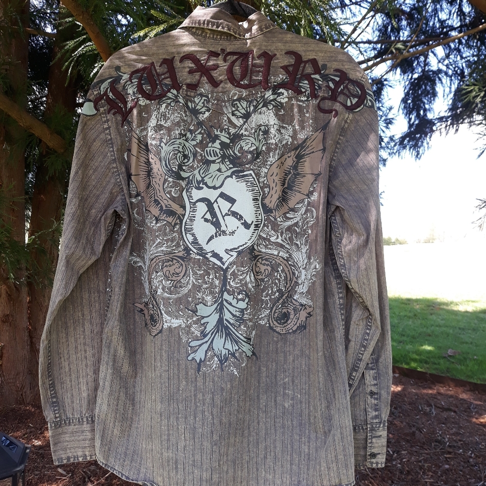Authentic Roar mens shirt, size Large